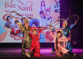 Hút khán giả từ sự kết hợp mới mẻ