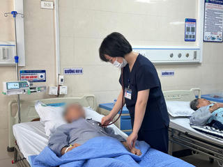 Sốc phản vệ từ việc tự ý truyền dịch tại nhà