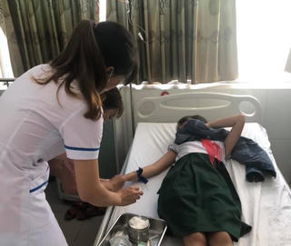 Đà Nẵng: 13 học sinh nhập viện nghi ngộ độc sau khi uống trà sữa