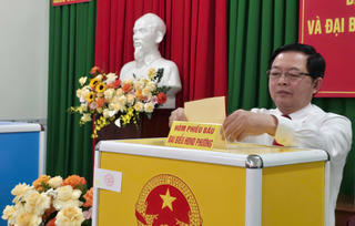 Gia Lai: Phó Thủ tướng Hồ Quốc Dũng bỏ phiếu tại phường Quy Nhơn Nam