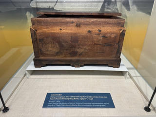 Chiếc hòm phiếu của ngày Tổng tuyển cử đầu tiên