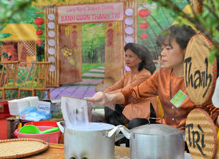 Sôi nổi hội thi nghề truyền thống bánh cuốn Thanh Trì 

