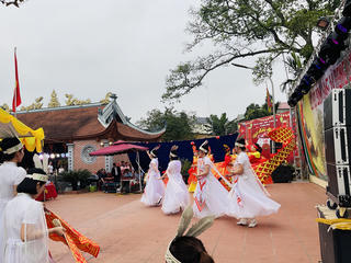 Trẩy hội nơi chiến khu xưa