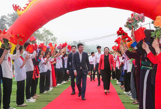 Phó Thủ tướng Lê Thành Long dự lễ động thổ xây dựng trường học ở Bản Lầu, Lào Cai