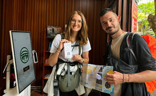 Quầy vé du lịch thông minh phục vụ khách tham quan phố cổ Hội An