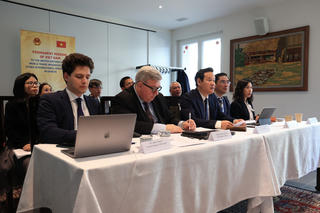 Phái đoàn Việt Nam tại Geneva thảo luận về chính sách thuế quan của Mỹ