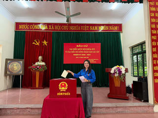 Dấu ấn của cử tri trẻ trong ngày bầu cử