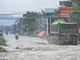 Ninh Bình: Nhiều đoạn đường dân sinh hư hỏng trầm trọng