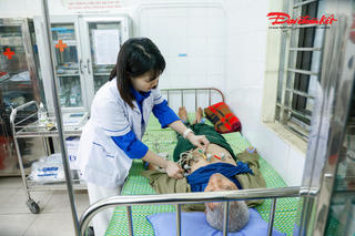 Hơn 300 người dân Linh Sơn được khám bệnh miễn phí trong Tháng Thanh niên