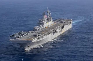 Mỹ điều tàu đổ bộ USS Tripoli chở theo 3.500 lính thủy đánh bộ đến Trung Đông
