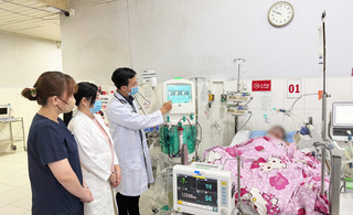 Bệnh viện Chợ Rẫy hỗ trợ Phú Quốc lần đầu lọc máu cứu ca sốc nhiễm khuẩn nặng