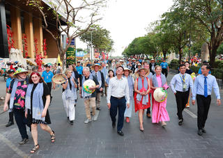 Du lịch nỗ lực giữ nhịp thị trường