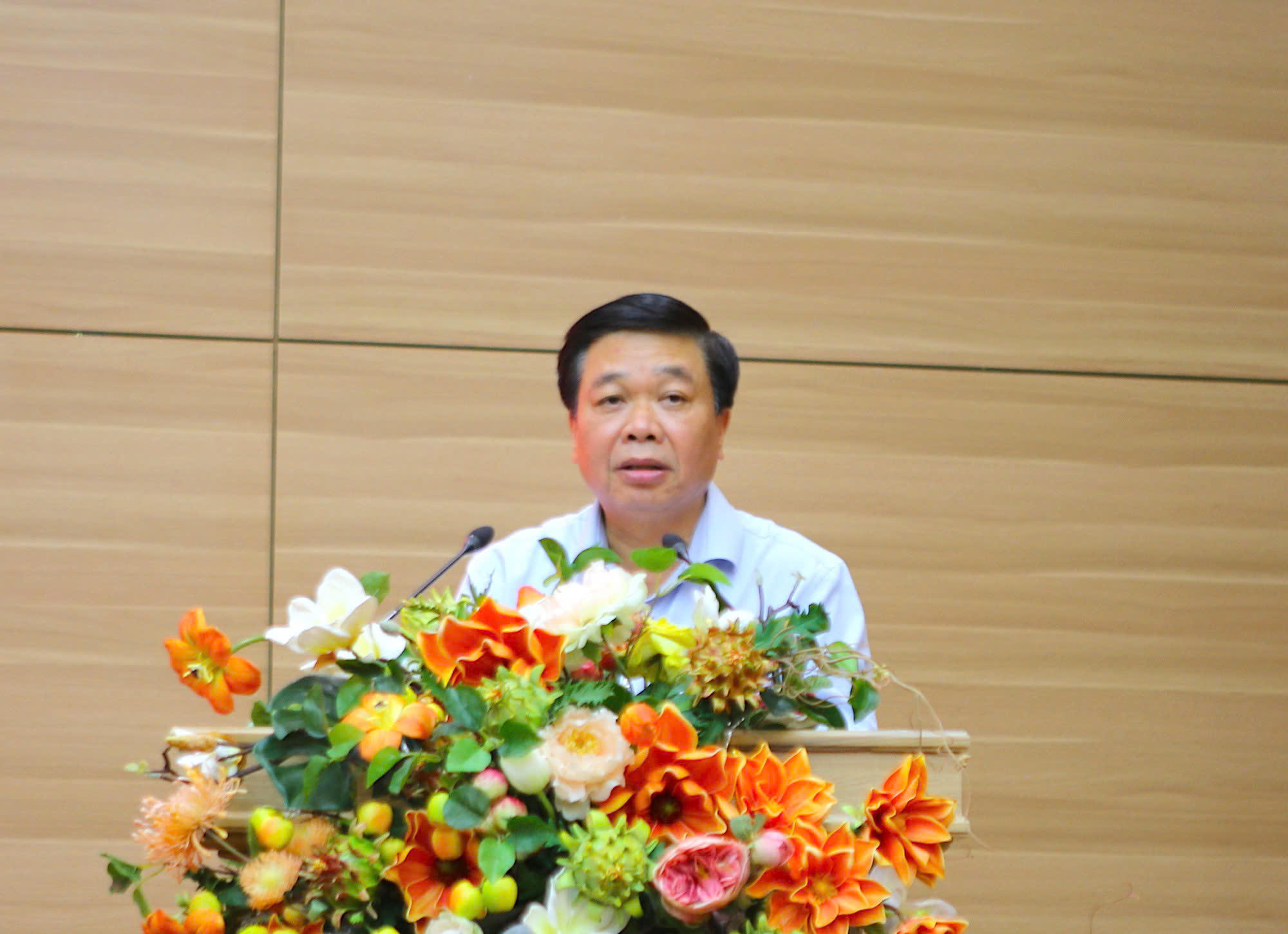 Phó Chủ tịch Thường trực UBND tỉnh Hưng Yên Nguyễn Quang Hưng thông tin tại cuộc họp báo. Ảnh: Duy Hưng.