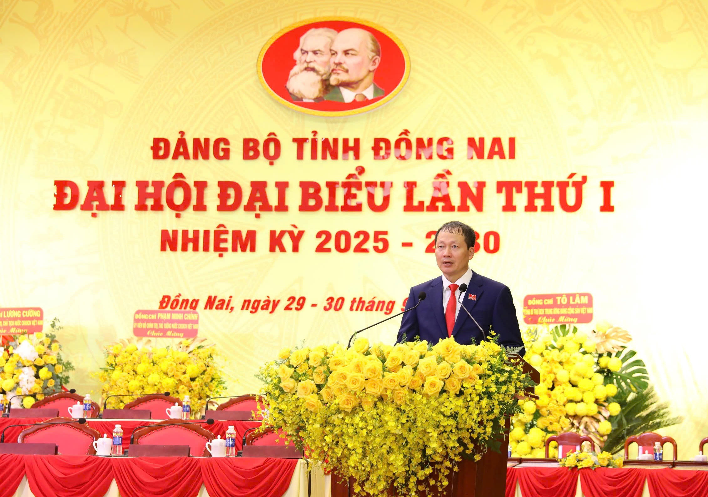 Bí thư Tỉnh ủy, Trưởng đoàn Đại biểu Quốc hội tỉnh Đồng Nai Vũ Hồng Văn phát biểu tại phiên trù bị Đại hội đại biểu Đảng bộ tỉnh Đồng Nai lần thứ I, nhiệm kỳ 2025-2030.