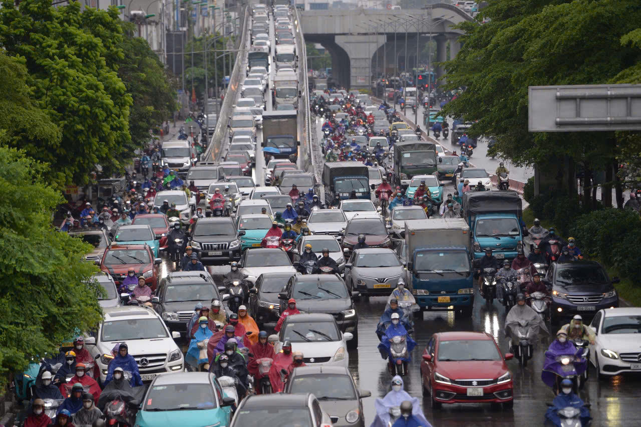 Hình ảnh tuyến đường Vành Đai 2 hướng về Ngã Tư Sở.