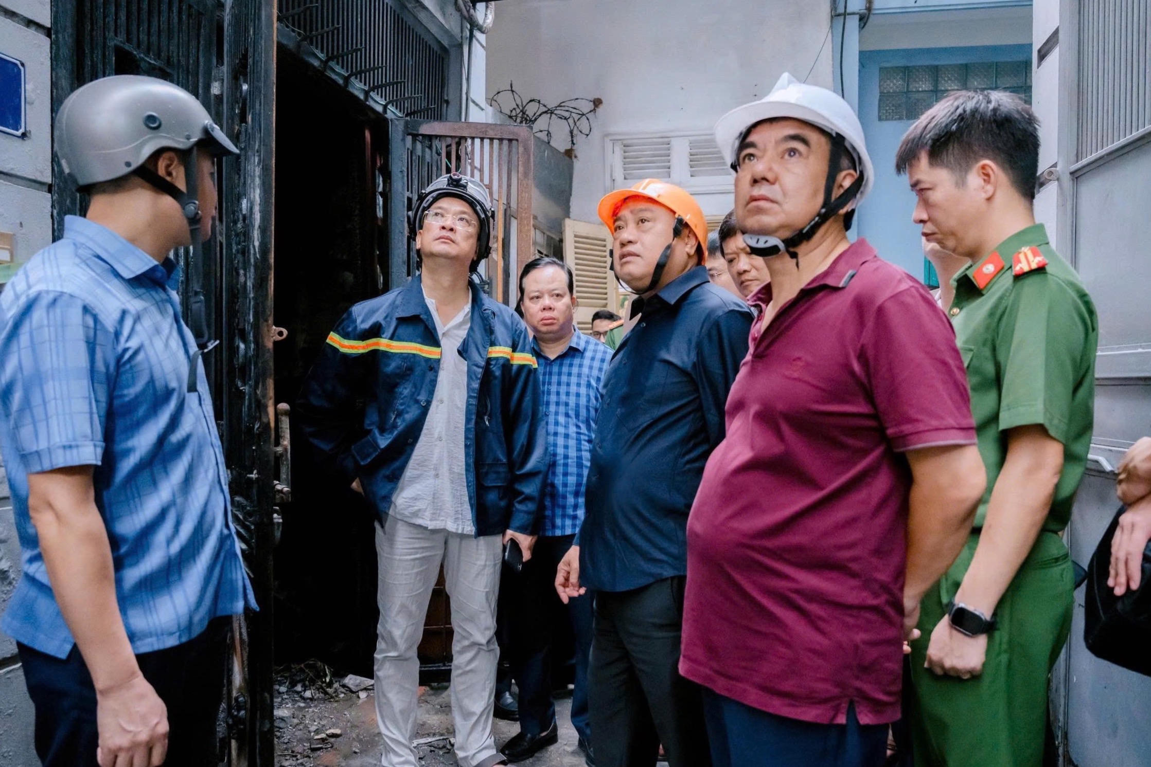 Tại hiện trường vụ cháy, Chủ tịch UBND thành phố Hà Nội Trần Sỹ Thanh đã yêu cầu các đơn vị liên quan tập trung khắc phục hậu quả, khẩn trương điều tra, làm rõ nguyên nhân để xử lý theo quy định của pháp luật.