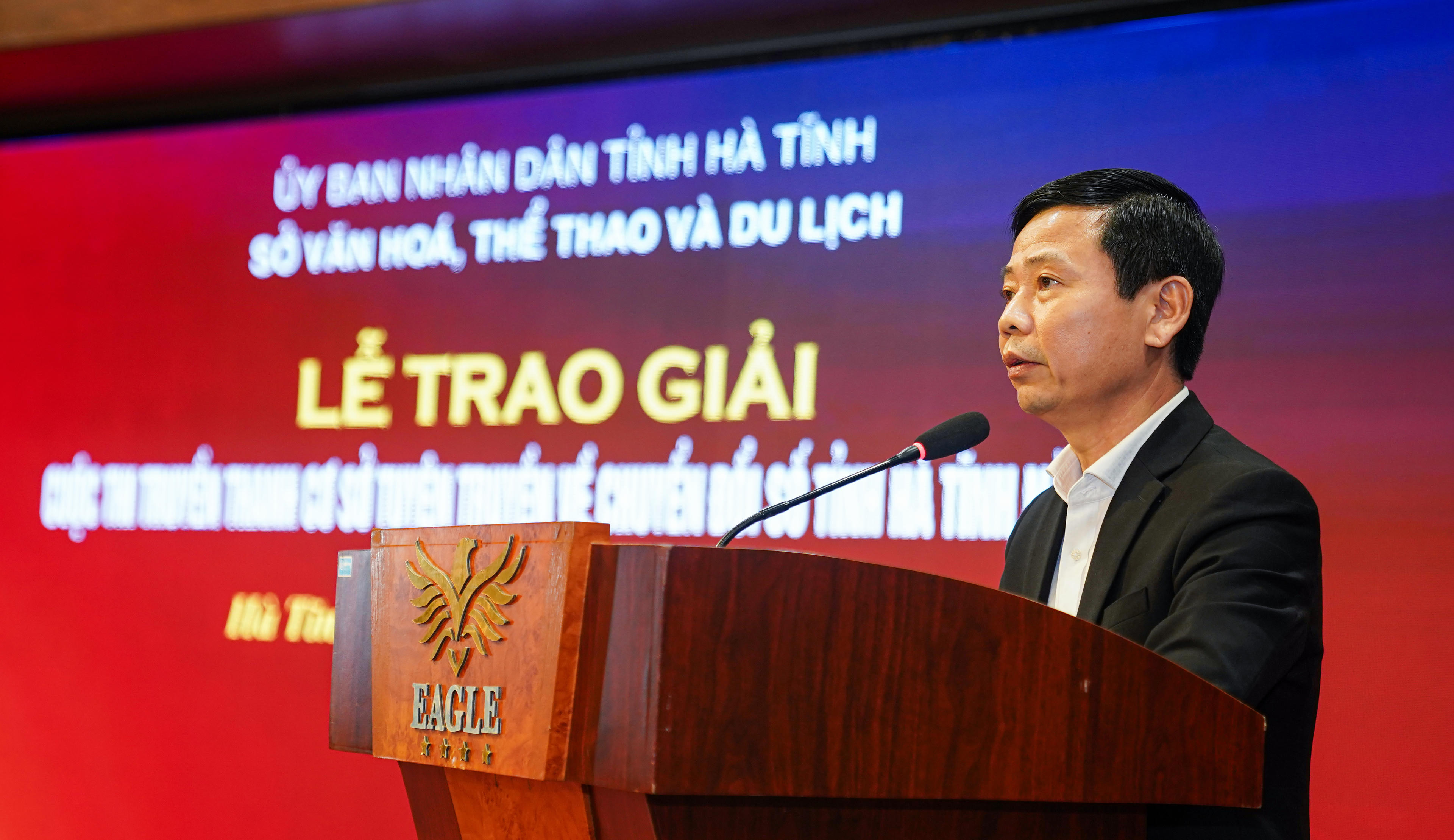 Ông Nguyễn Công Thành, Phó Giám đốc Sở Văn hóa, Thể thao và Du lịch tỉnh Hà Tĩnh đánh giá cao sự nỗ lực, tâm huyết và sáng tạo của đội ngũ làm truyền thanh cấp xã trong toàn tỉnh. Ảnh: Cẩm Kỳ&nbsp;