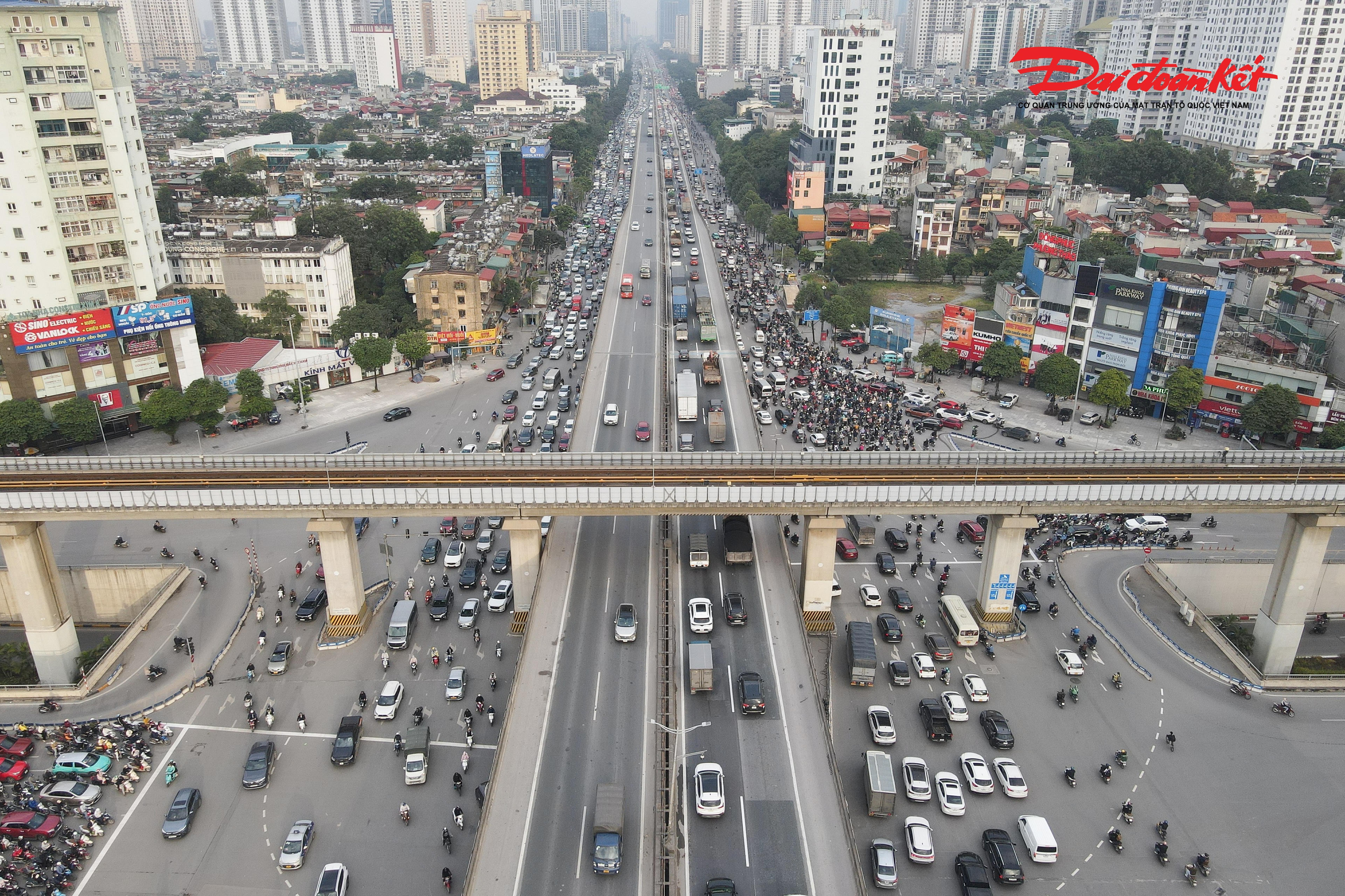 Trung tướng Nguyễn Thanh Tùng, Giám đốc Công an TP Hà Nội nhận định, việc Trung tâm điều khiển và hệ thống camera AI đi vào hoạt động sẽ làm thay đổi cơ bản ý thức của người dân khi tham gia giao thông, từ đó sẽ góp phần đảm bảo trật tự, văn minh đô thị; đồng thời sẽ mang lại hiệu quả tích cực trong việc giải quyết ùn tắc giao thông.