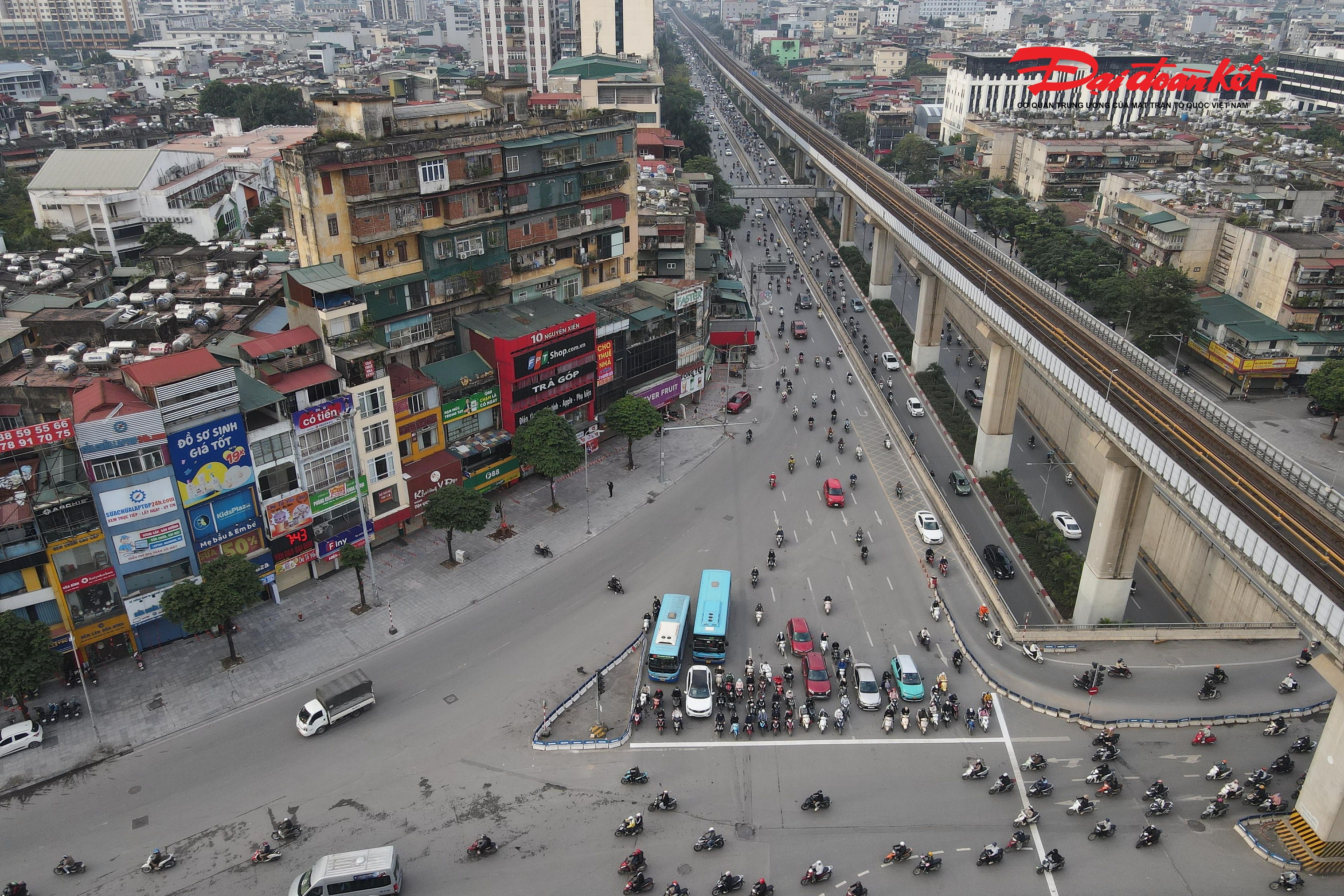 Trung tướng Nguyễn Thanh Tùng, Giám đốc Công an TP Hà Nội cho biết,&nbsp;từ ngày 13/12, Trung tâm điều khiển giao thông thông minh với hệ thống gồm 1.837 mắt camera AI tại 195 nút giao thông trọng điểm được đưa vào sử dụng.