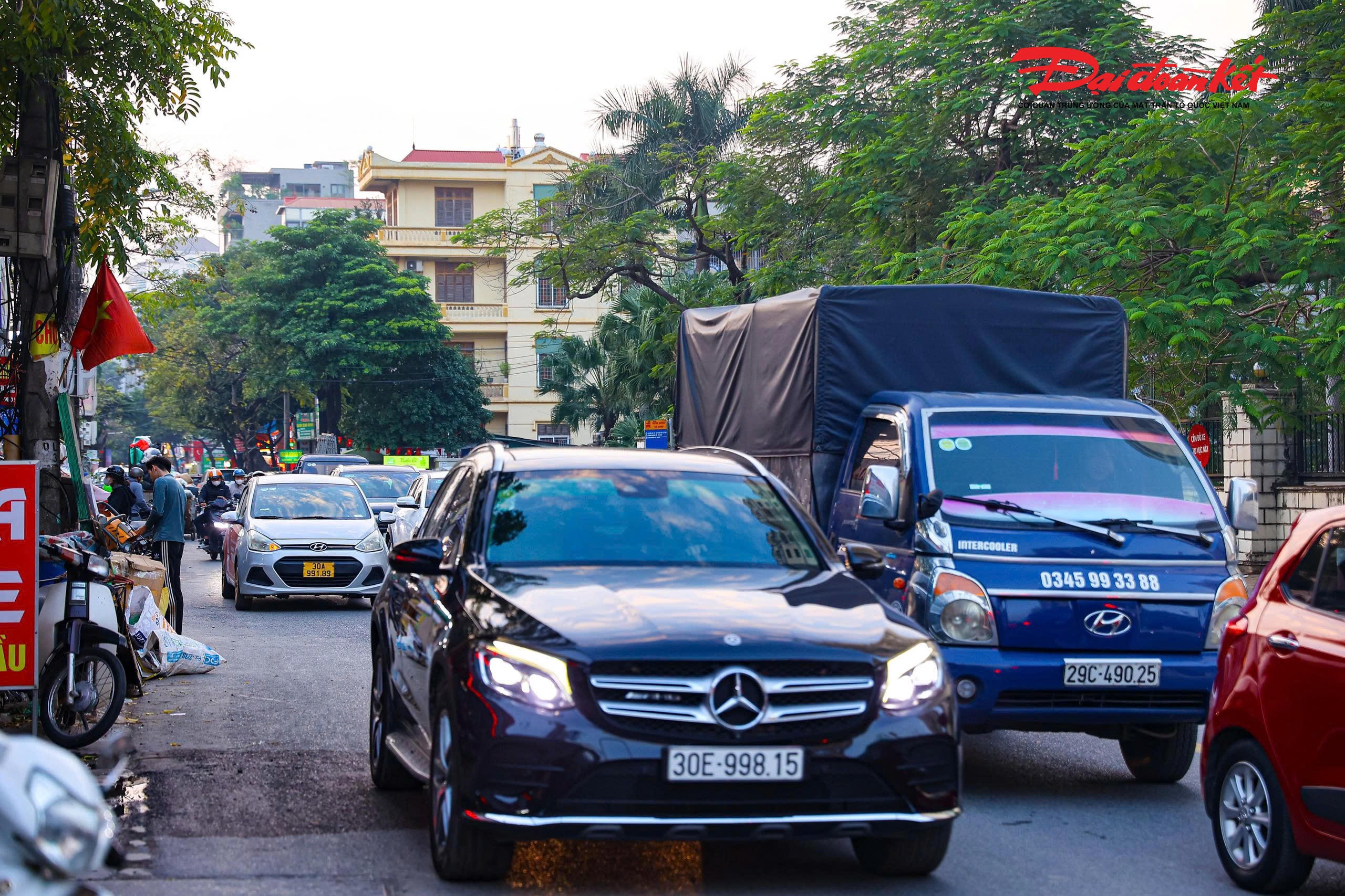 Tổng mức đầu tư dự kiến của dự án là 7.708.277 triệu đồng, sử dụng nguồn vốn ngân sách thành phố Hà Nội. Trong đó, chi phí giải phóng mặt bằng chiếm khoảng 5.084.706 triệu đồng; chi phí xây dựng và thiết bị khoảng 1.066.040 triệu đồng.. 