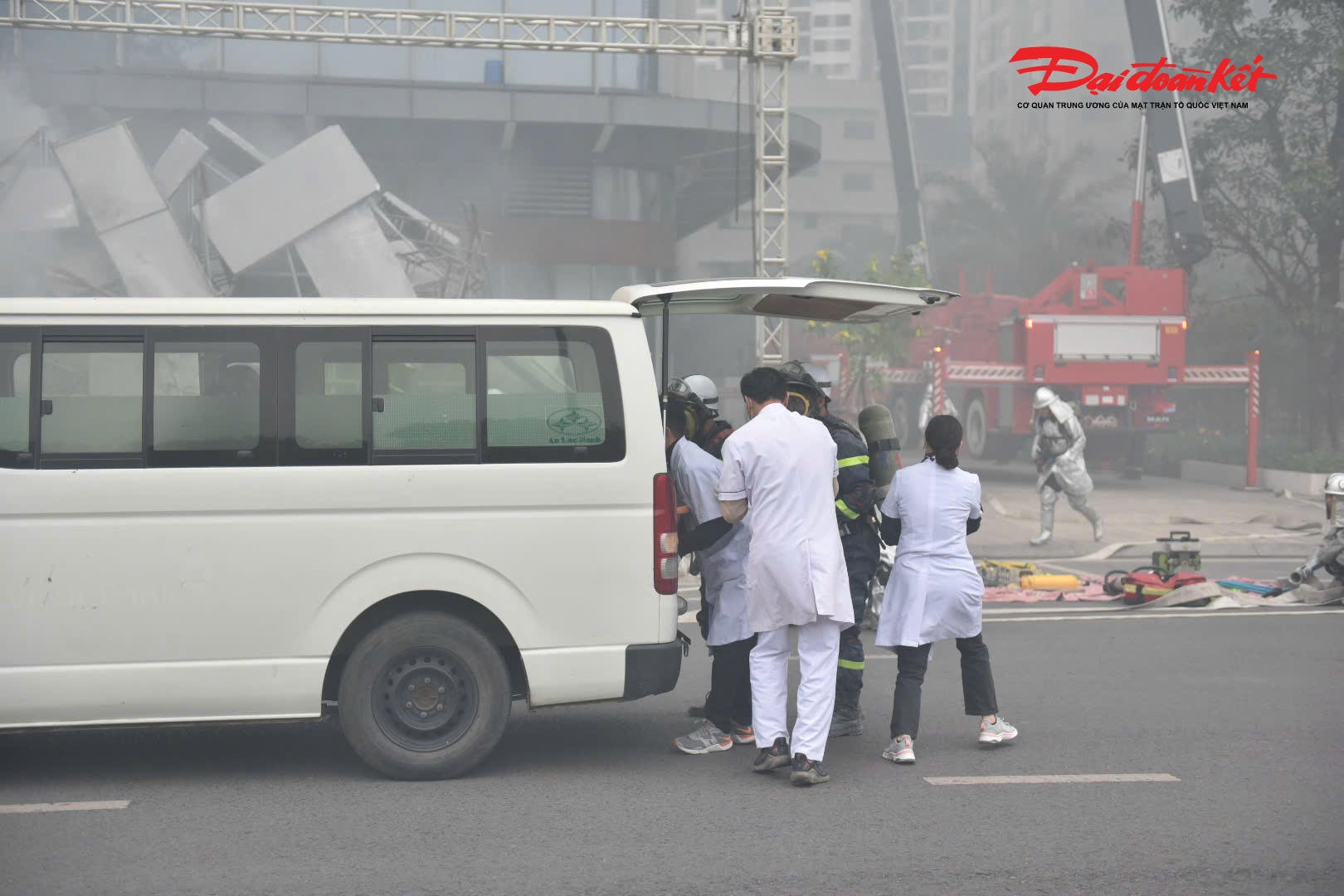 Trước diễn biến phức tạp, lực lượng và phương tiện của các sở, ngành, Bộ Tư lệnh Thủ đô, y tế, cảnh sát giao thông, cảnh sát cơ động và công an một số địa phương lân cận được huy động chi viện.