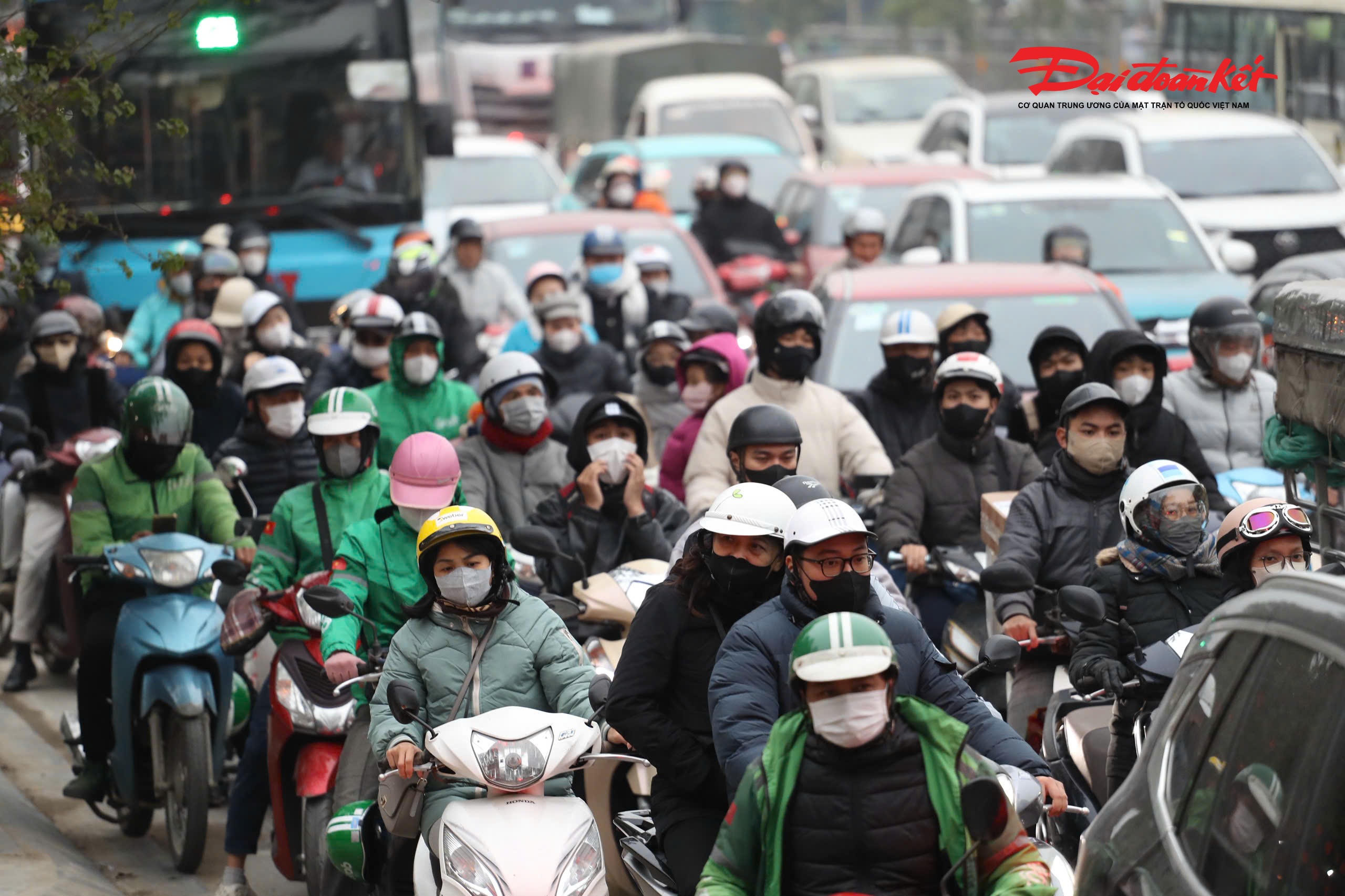 Việc người dân trở lại Thủ đô khi kỳ nghỉ chưa kết thúc góp phần giúp Hà Nội “giảm nhiệt”, tránh áp lực dồn dập vào ngày cuối kỳ nghỉ.. 