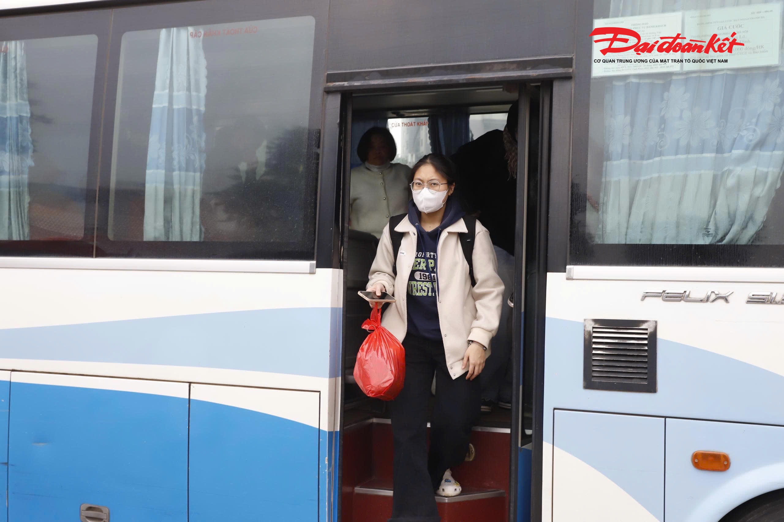 Lượng khách trên xe đông, nhưng không xảy ra tình trạng nhồi nhét.