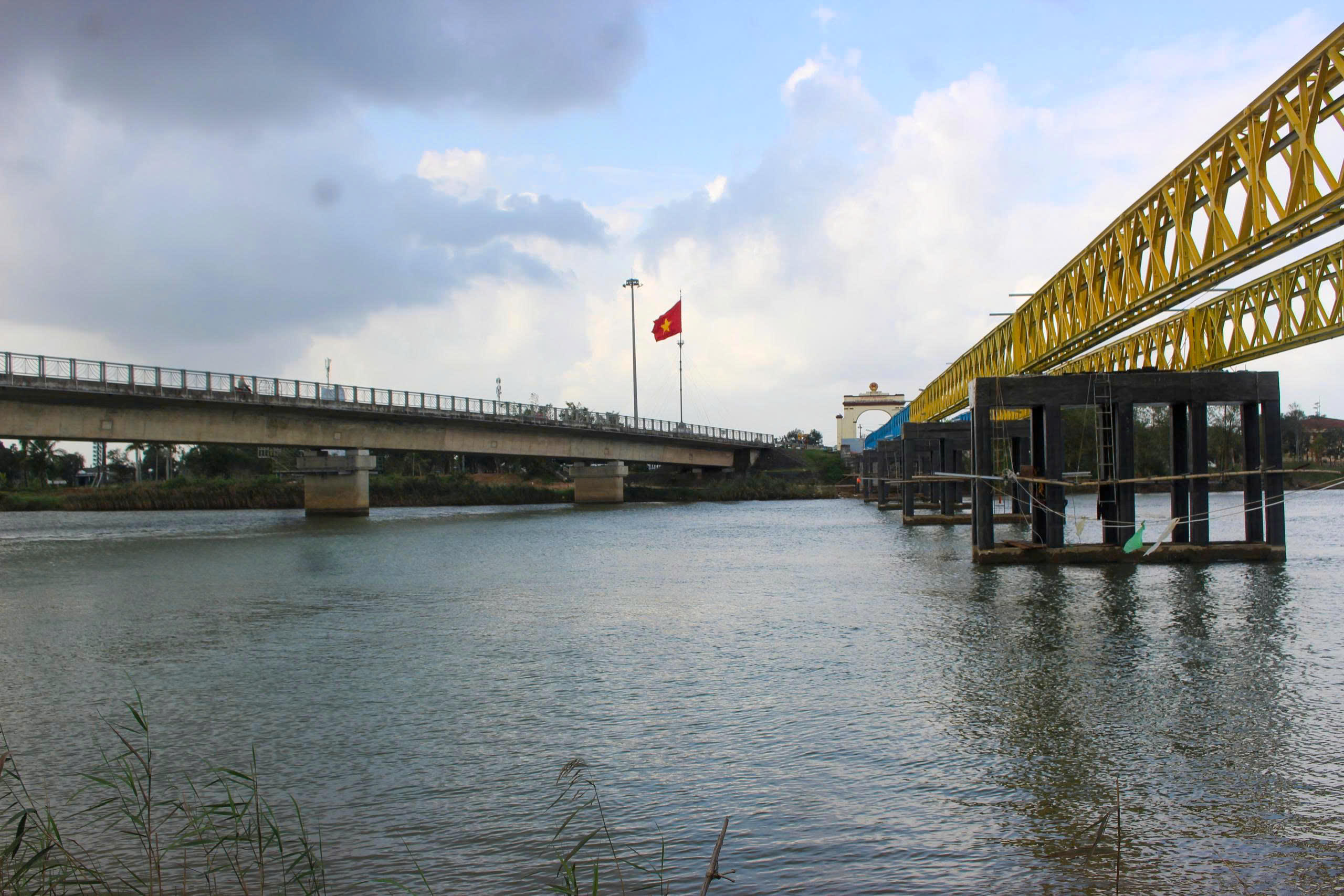 Đầu tư tu bổ, bảo tồn Công viên Thống nhất tại Khu di tích quốc gia đặc biệt đôi bờ Hiền Lương - Bến Hải là Công viên chuyên đề lịch sử, từng bước cụ thể hoàn thiện cơ sở vật chất, phát huy hiệu quả và giá trị lịch sử, văn hóa truyền thống của di tích. Ảnh: DL.