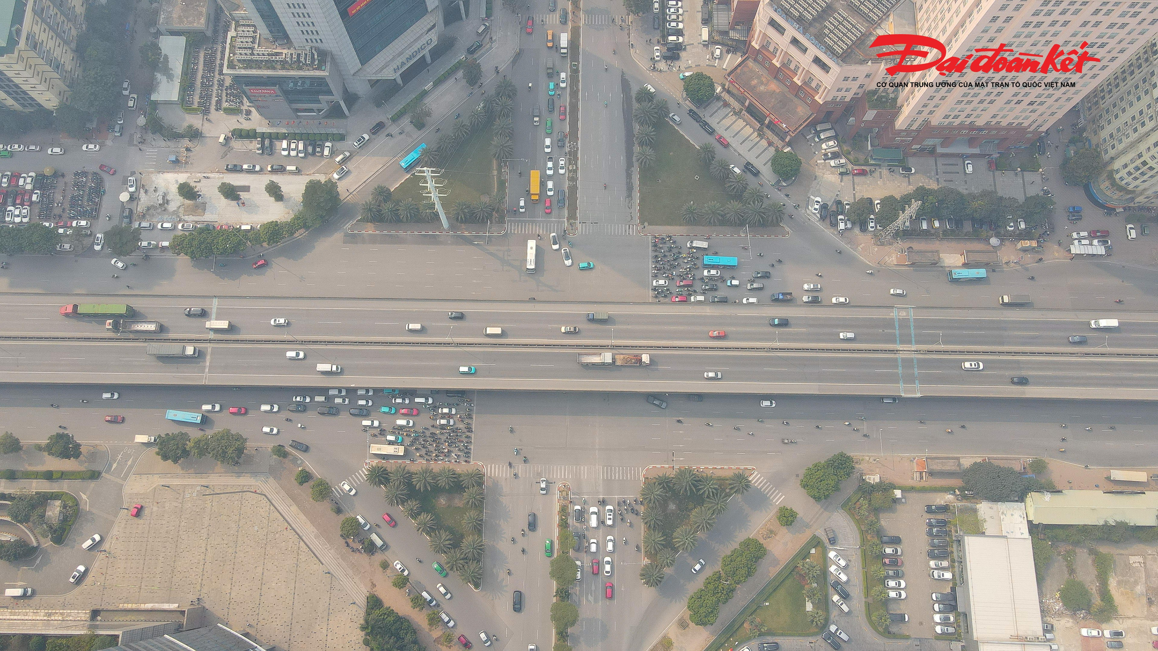 Dự án đầu tư xây dựng hầm chui tại nút giao đường Mễ Trì - Dương Đình Nghệ - Vành đai 3 (Thành phố Hà Nội) là dự án nhóm B, loại, cấp công trình chính Công trình giao thông, cấp II, do Ban Quản lý dự án đầu tư xây dựng công trình giao thông Thành phố làm chủ đầu tư.