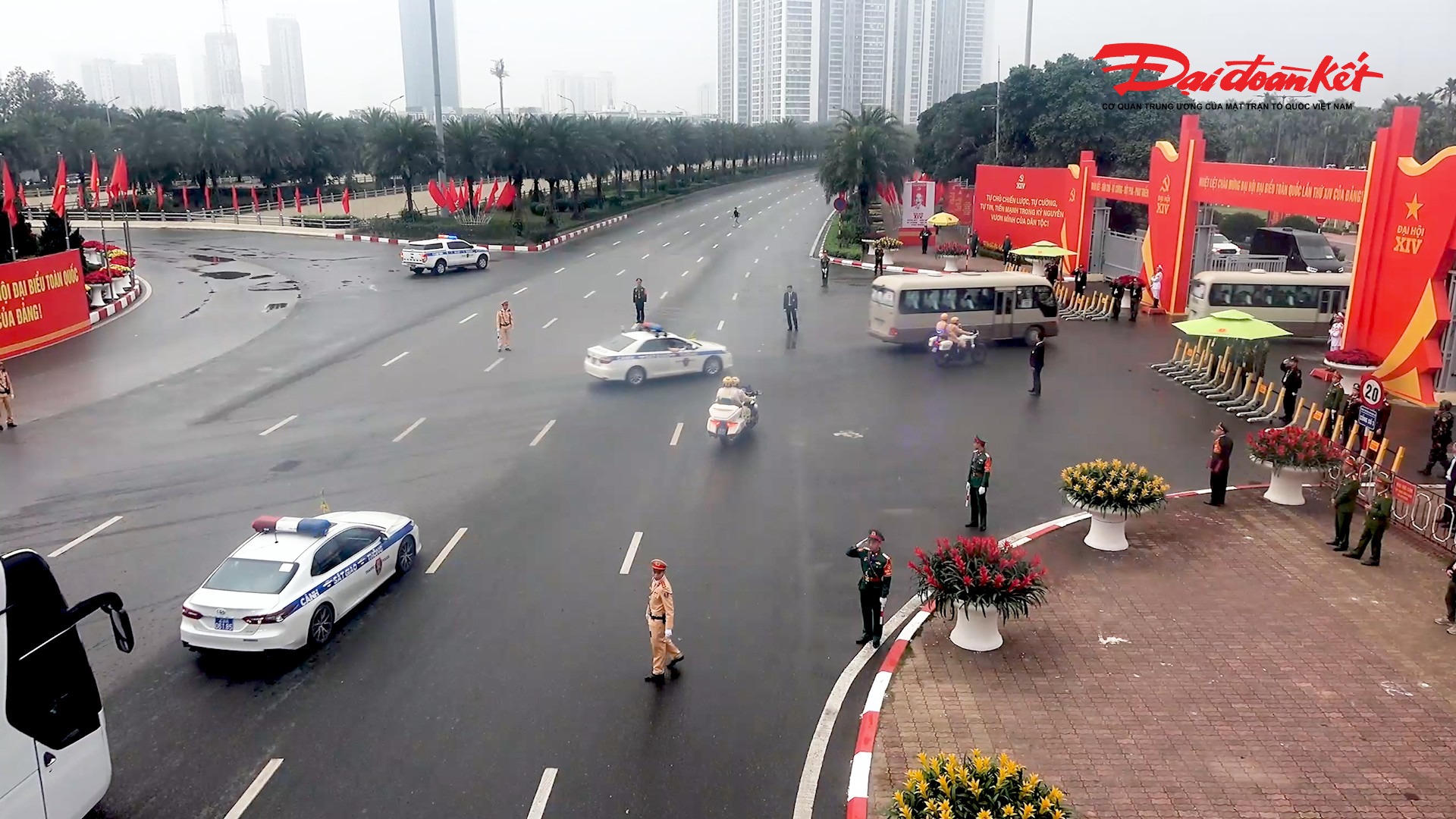 “Làn sóng xanh” được duy trì liên tục, bảo đảm giao thông an toàn, thông suốt.