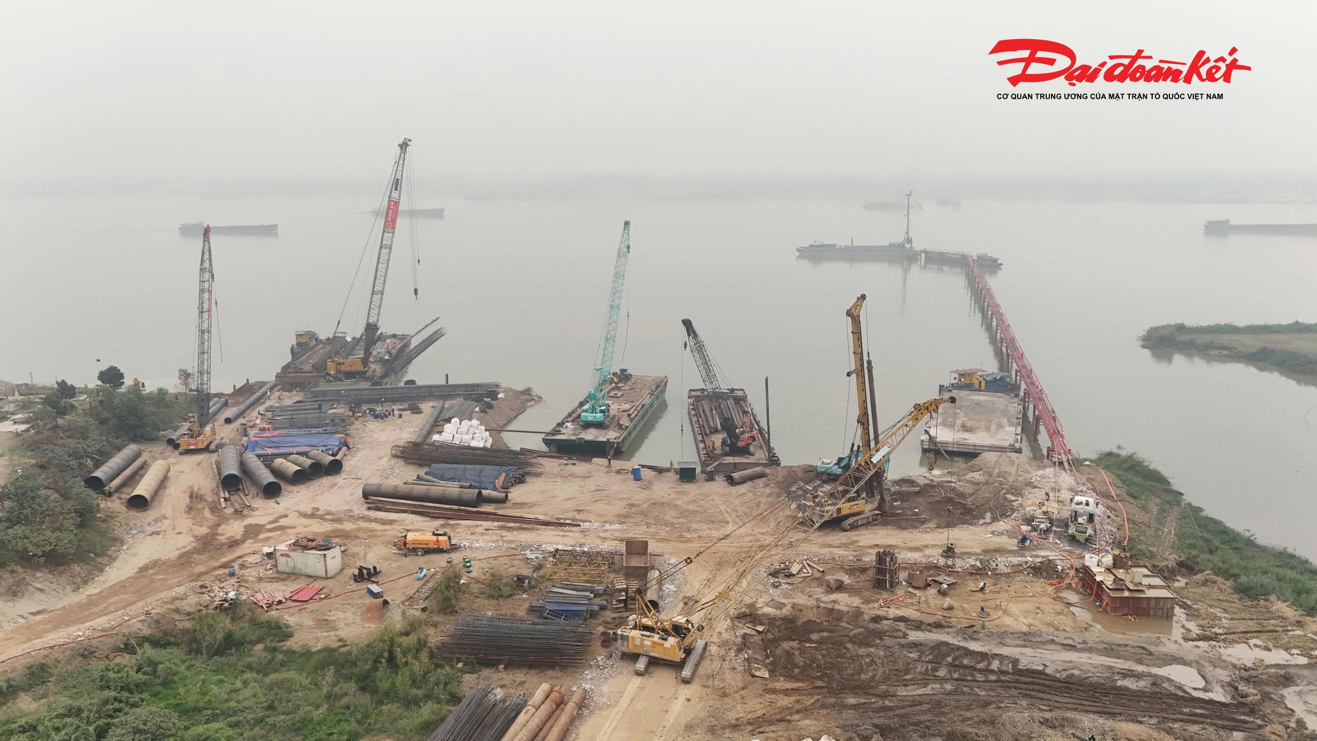 Dự án đầu tư xây dựng cầu Thượng Cát và đường hai đầu cầu có điểm đầu tại Km3+504 trên đường Kỳ Vũ (phường Thượng Cát) và điểm cuối tại km8+731 thuộc quốc lộ 23B (xã Thiên Lộc).