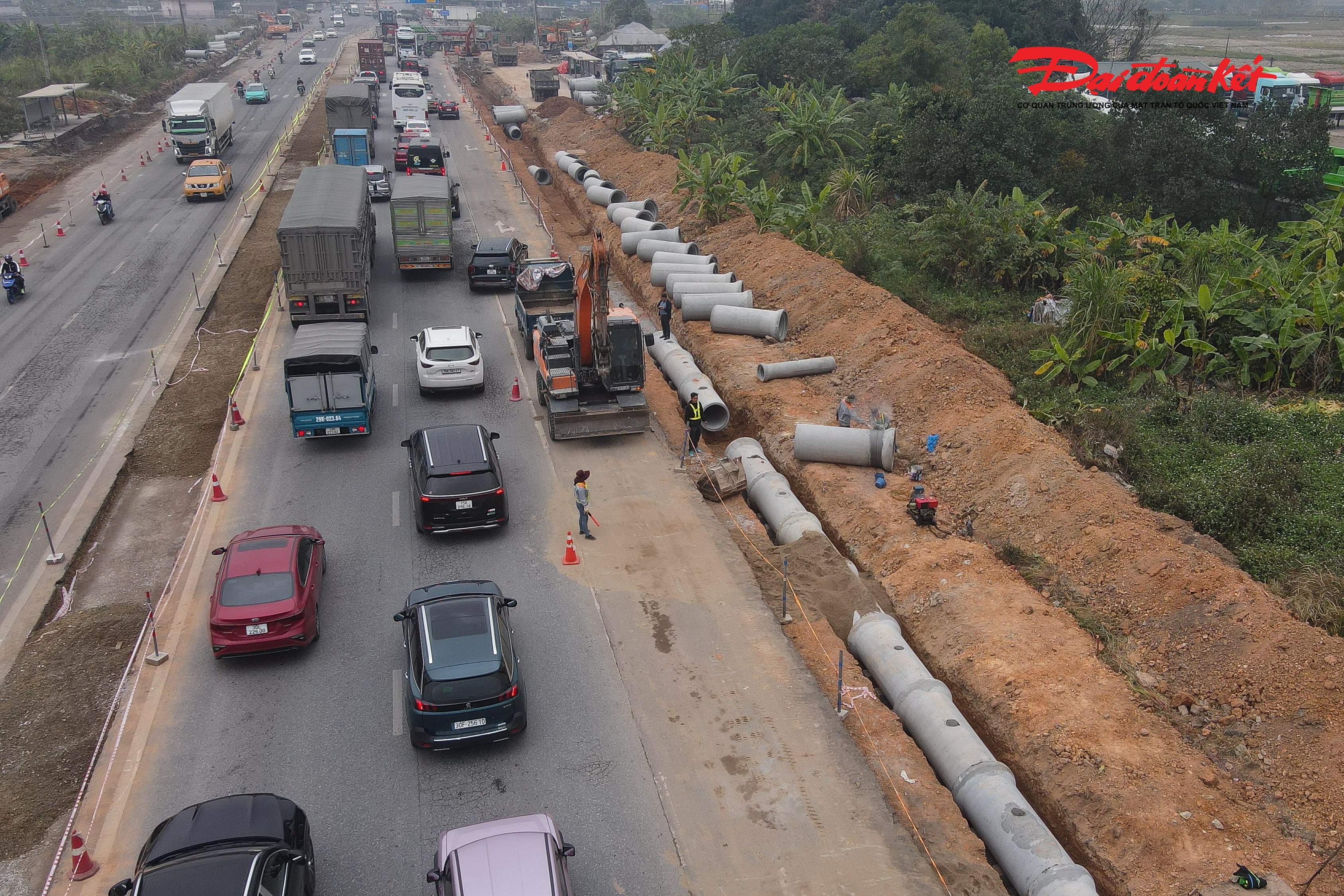 Theo ông Tuyến, dự án thông xe kỹ thuật trước ngày 10/2, tạo điều kiện giảm áp lực giao thông tại khu vực. Toàn bộ công trình dự kiến sẽ hoàn thành trong Quý I/2026, đúng theo yêu cầu của Lệnh khẩn cấp và chỉ đạo của Thành phố.