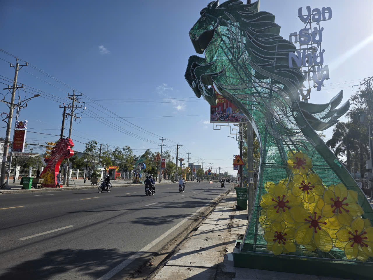 Đường phố xã Hòa Bình được thay áo mới. Ảnh: Nguyên Du&nbsp;