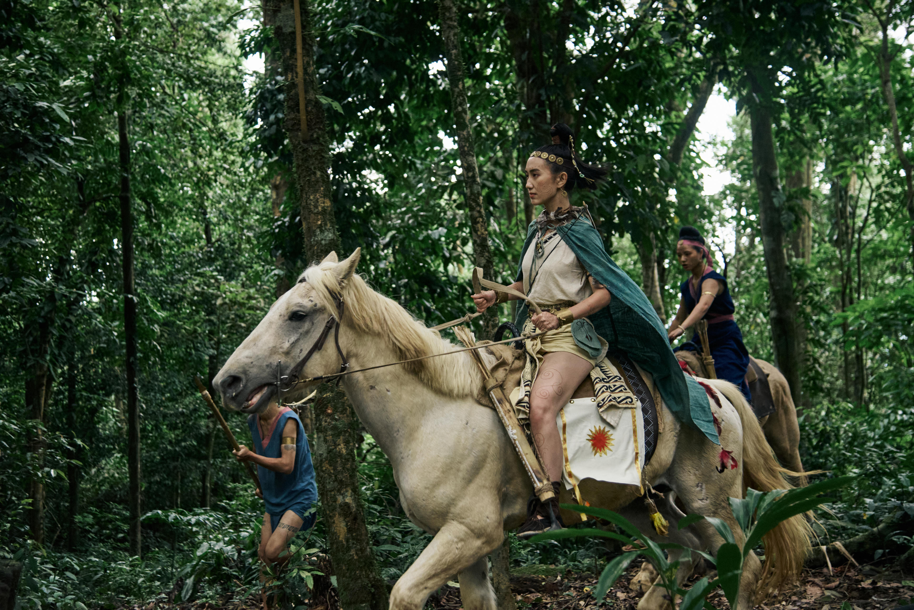 Hóa thân vai Tiên Dung là Thanh Tâm - cô sinh viên năm ba của trường Đại học Sân khấu và Điện ảnh Hà Nội. 