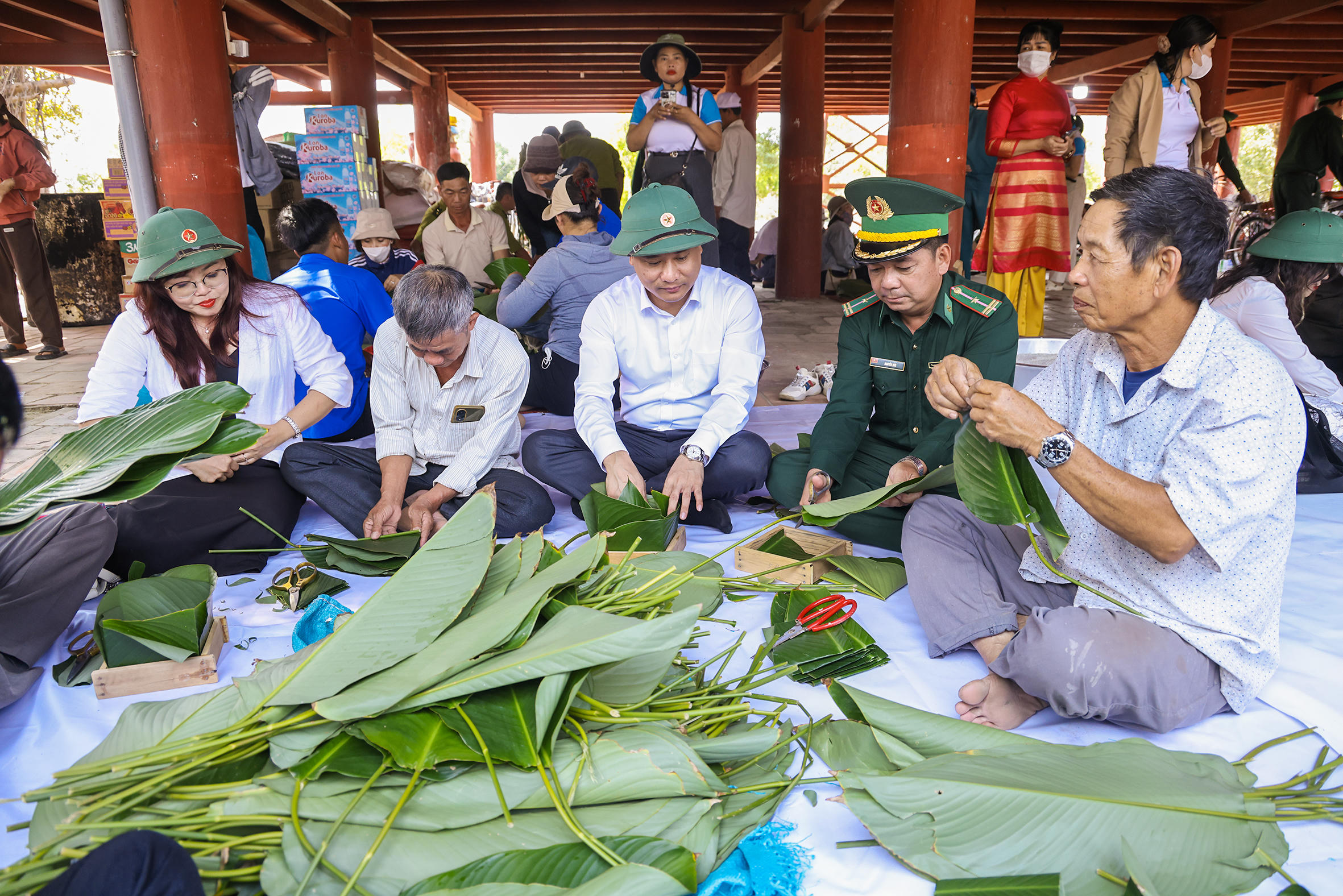 Xuân ấm nơi biên giới từ những phần quà nghĩa tình