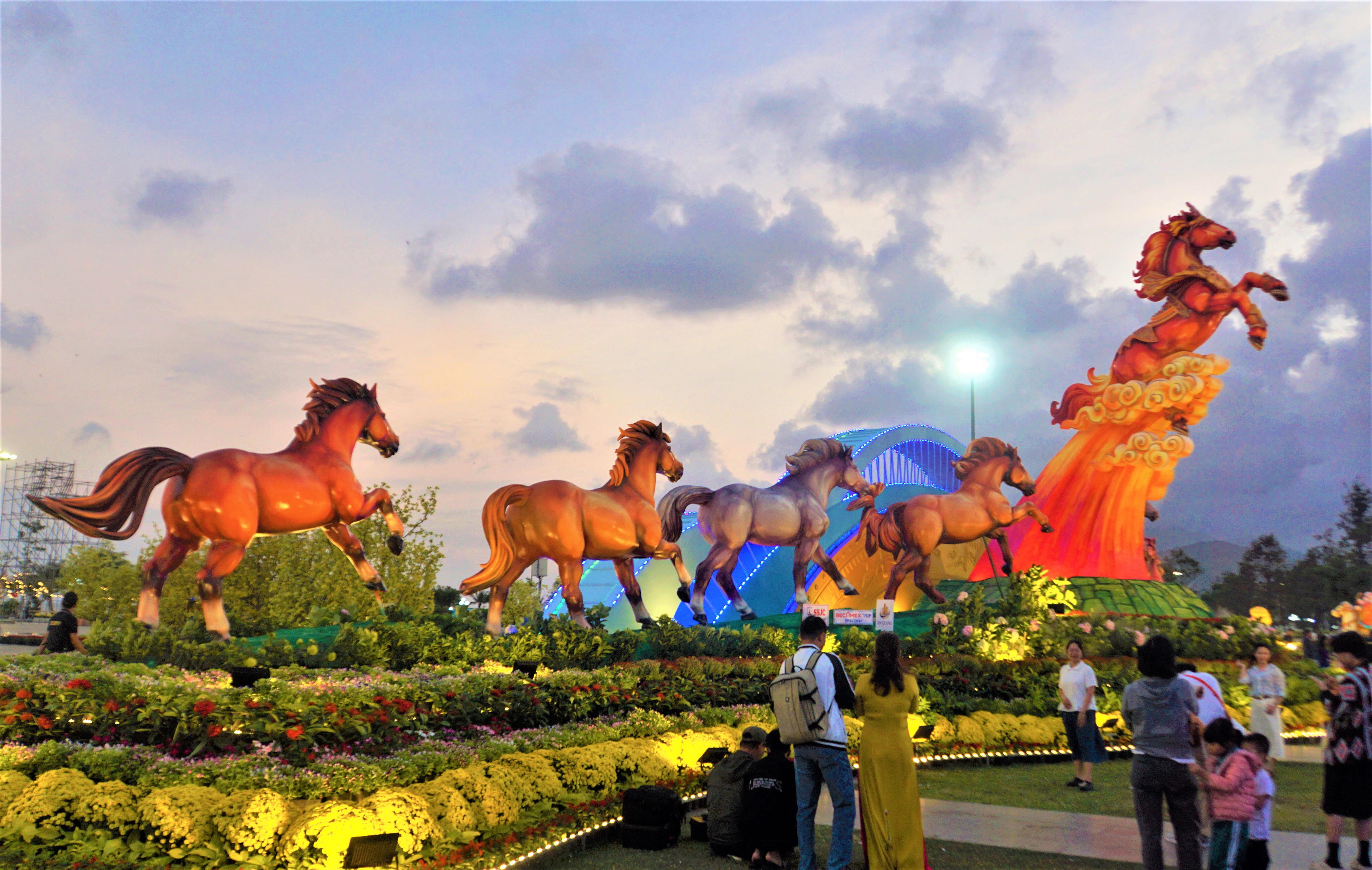 Linh vật ngựa tại Quảng trường Nguyễn Tất Thành, phường Quy Nhơn. Ảnh: CV.