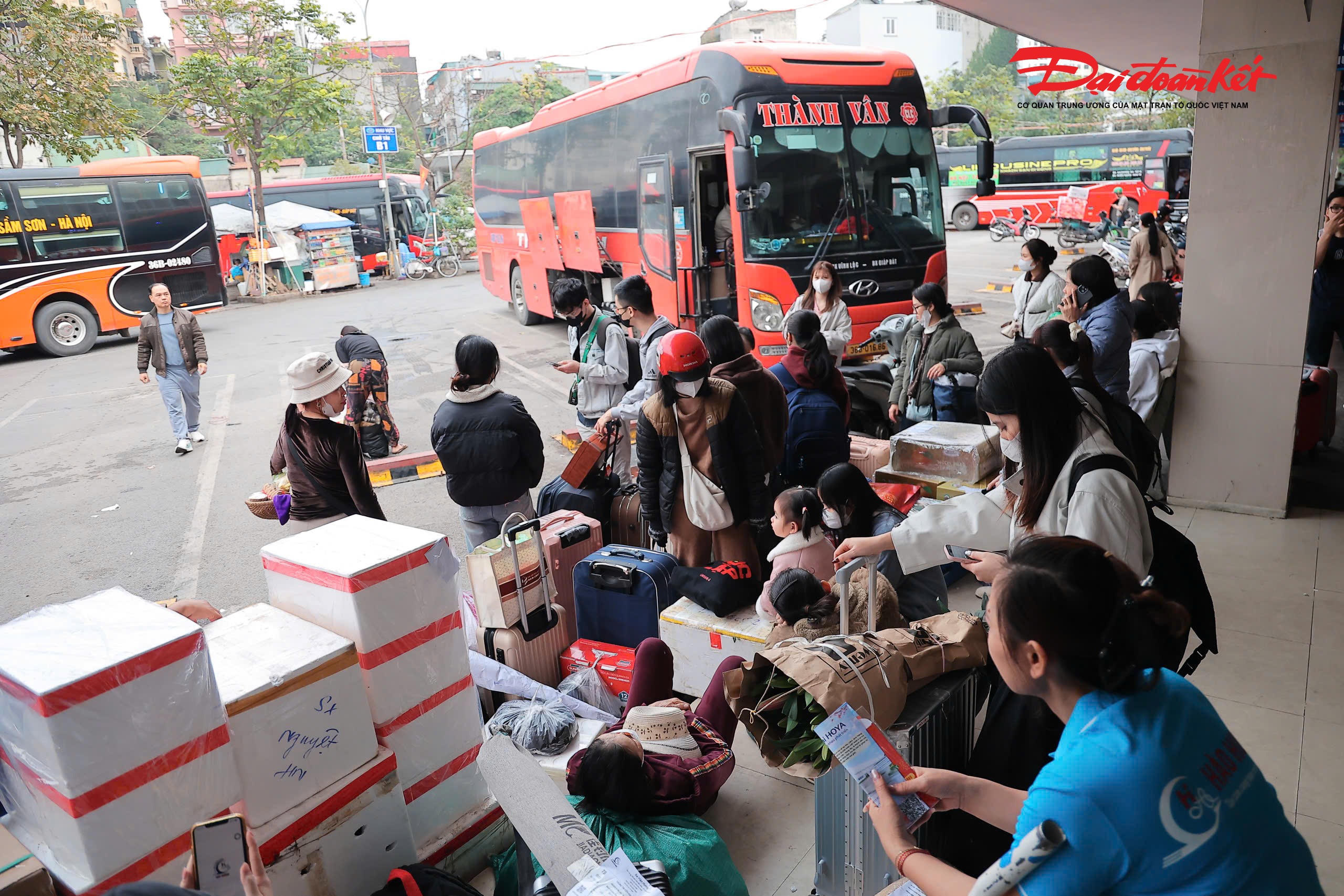 Năm nay kỳ nghỉ Tết Nguyên đán Bính Ngọ 2026 kéo dài 9 ngày bắt đầu từ thứ Bảy, ngày 14/2/2026 (tức ngày 27 tháng Chạp năm Ất Tỵ) và kết thúc vào Chủ nhật, ngày 22/2/2026 (tức mùng 6 tháng Giêng năm Bính Ngọ).