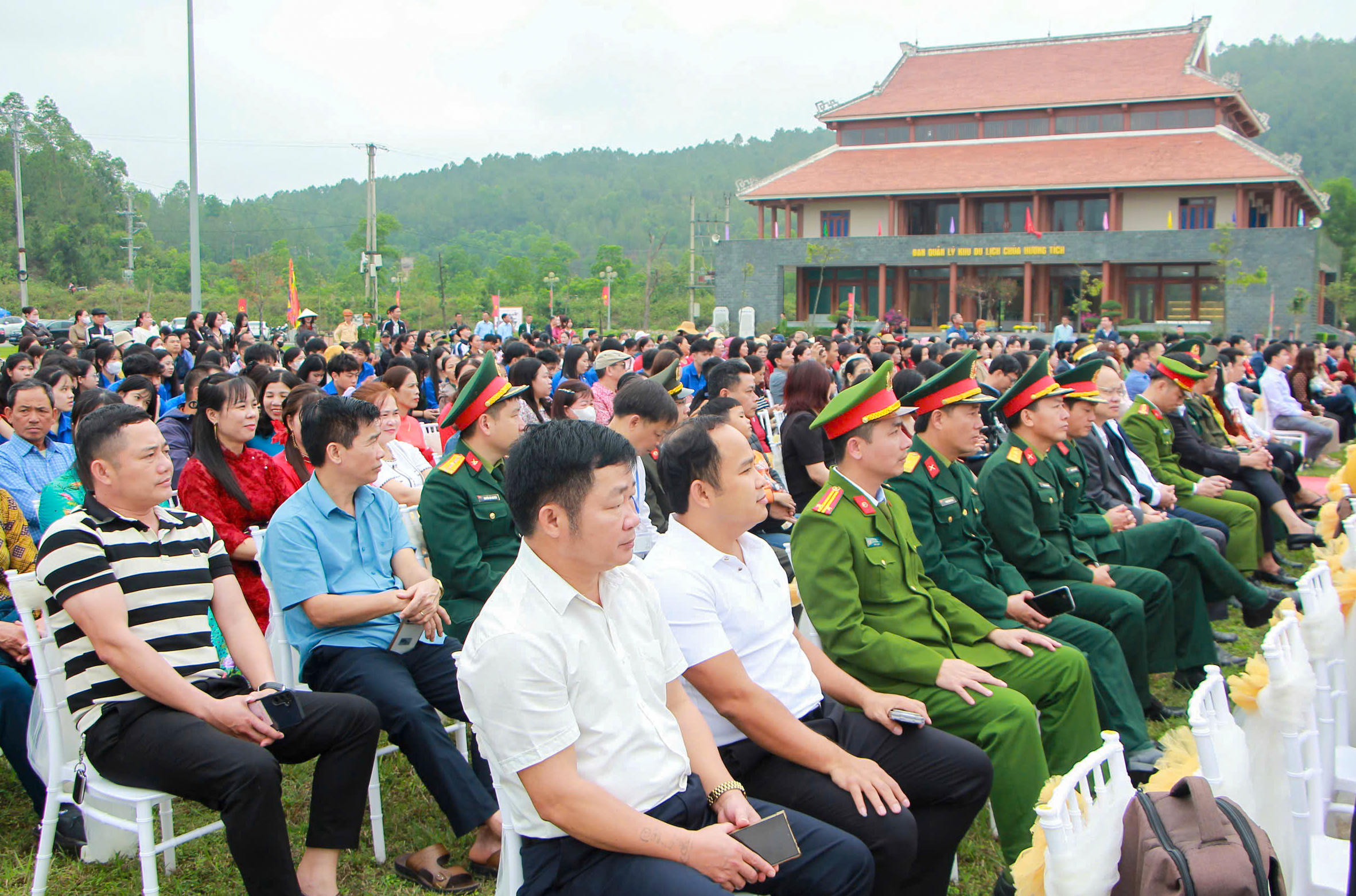 Hương Tích mở hội, khẳng định vị thế điểm đến văn hóa - tâm linh