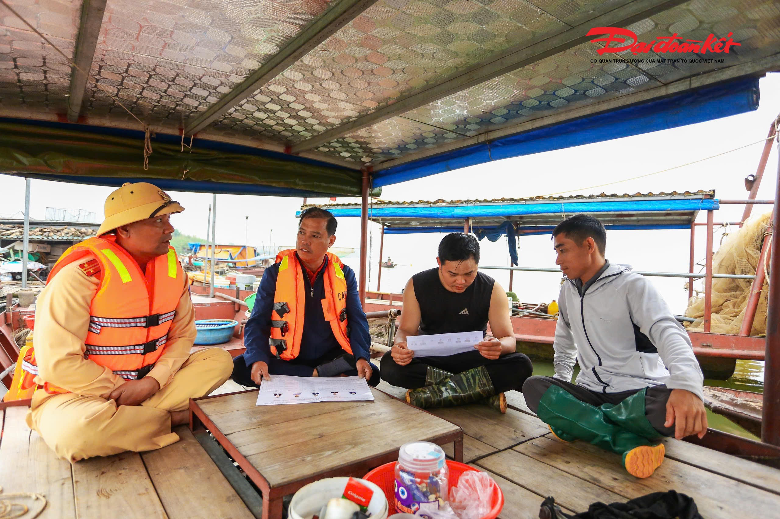 Ngày bầu cử là sự kiện chính trị quan trọng của đất nước, thể hiện quyền làm chủ của Nhân dân. Mỗi lá phiếu không chỉ là sự lựa chọn đối với những đại biểu xứng đáng, mà còn thể hiện niềm tin, trách nhiệm và ý thức công dân trước vận mệnh và sự phát triển chung của quê hương, đất nước. Giá trị của mỗi lá phiếu luôn thiêng liêng và bình đẳng.. 