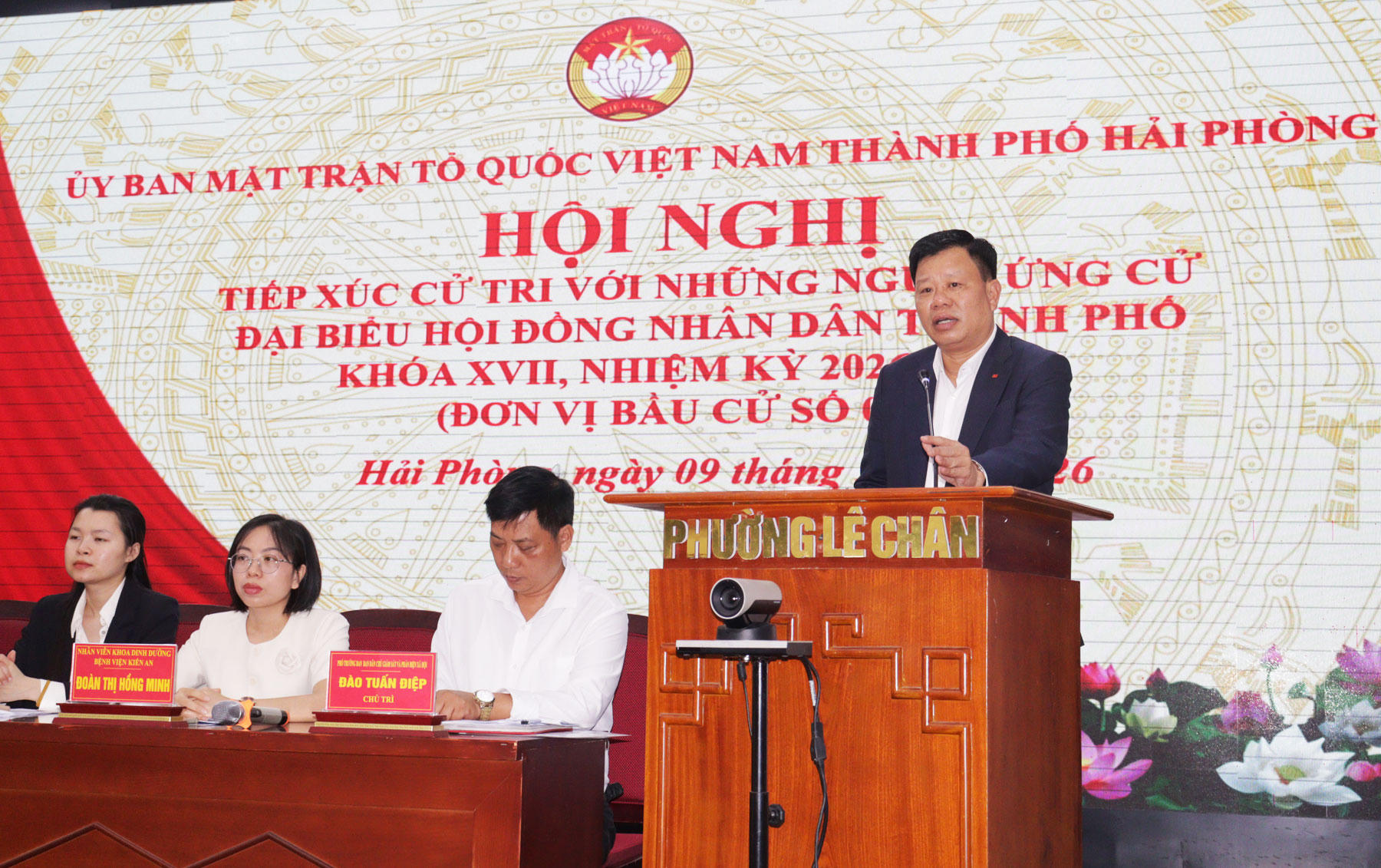 Ông Lê Trung Kiên, Ủy viên Ban Thường vụ Thành ủy, Phó Chủ tịch UBND TP Hải Phòng trình bày Chương trình hành động. Ảnh: HT.&nbsp;