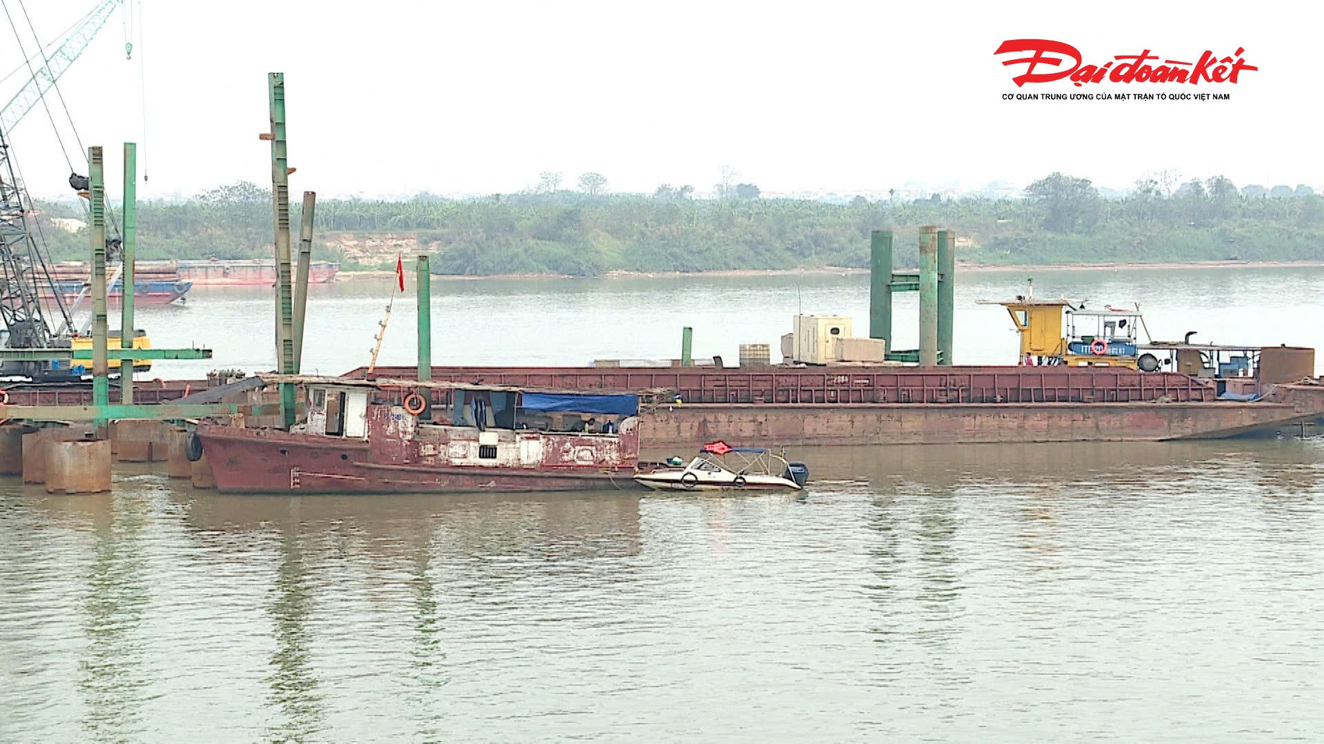 Cây cầu được kỳ vọng tạo trục kết nối giao thông quan trọng, thúc đẩy phát triển kinh tế - xã hội khu vực và dự kiến hoàn thành sau khoảng 3 năm thi công.