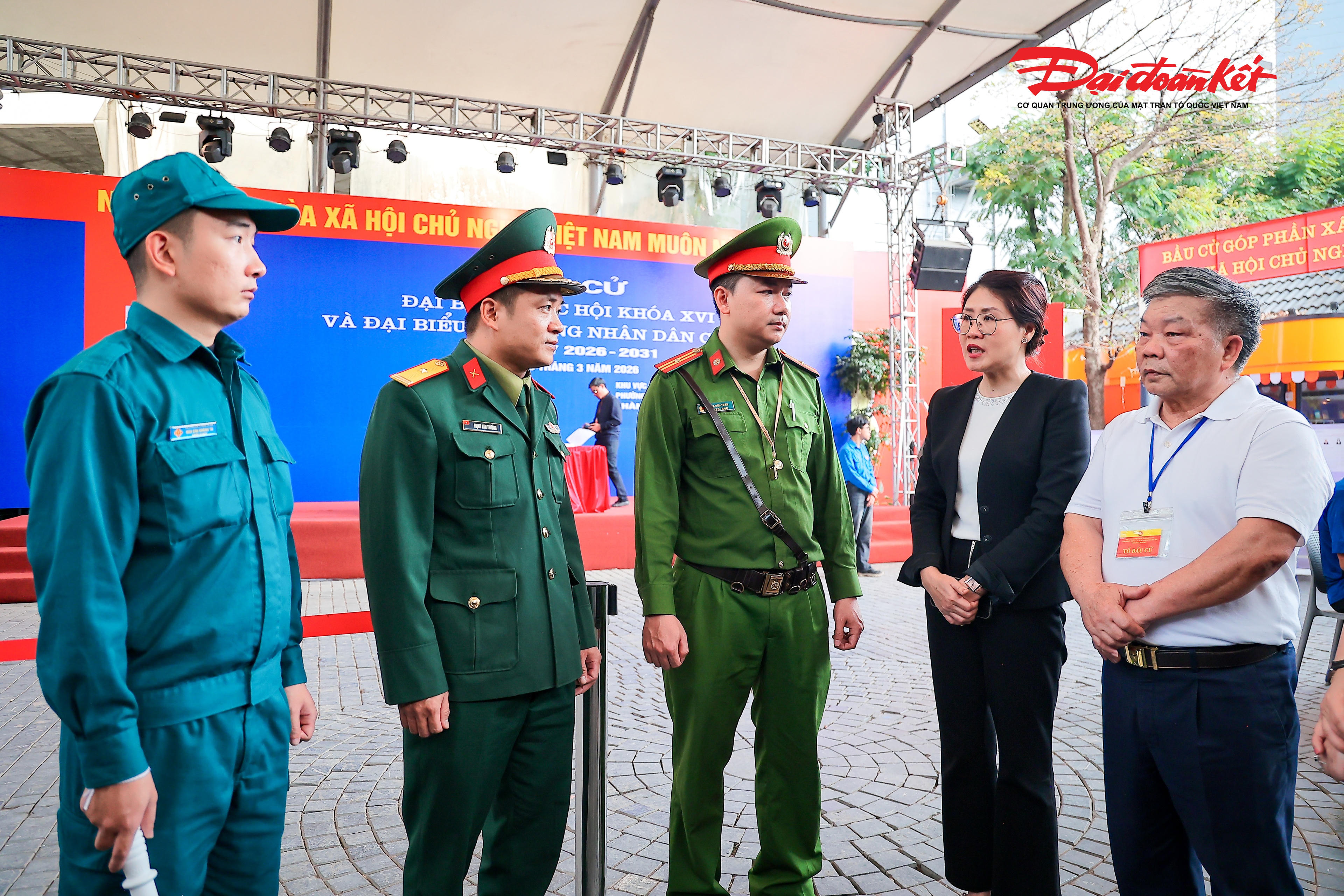 Phó Bí thư Thường trực Đảng ủy phường Cửa Nam Phạm Thị Thu Thủy đã trực tiếp kiểm tra công tác diễn tập vận hành phục vụ bầu cử tại khu vực bỏ phiếu số 09 (Phố Sách Hà Nội). Buổi diễn tập nhằm rà soát toàn bộ quy trình tổ chức, đồng thời kiểm tra khả năng phối hợp giữa các lực lượng trong việc xử lý các tình huống giả định.