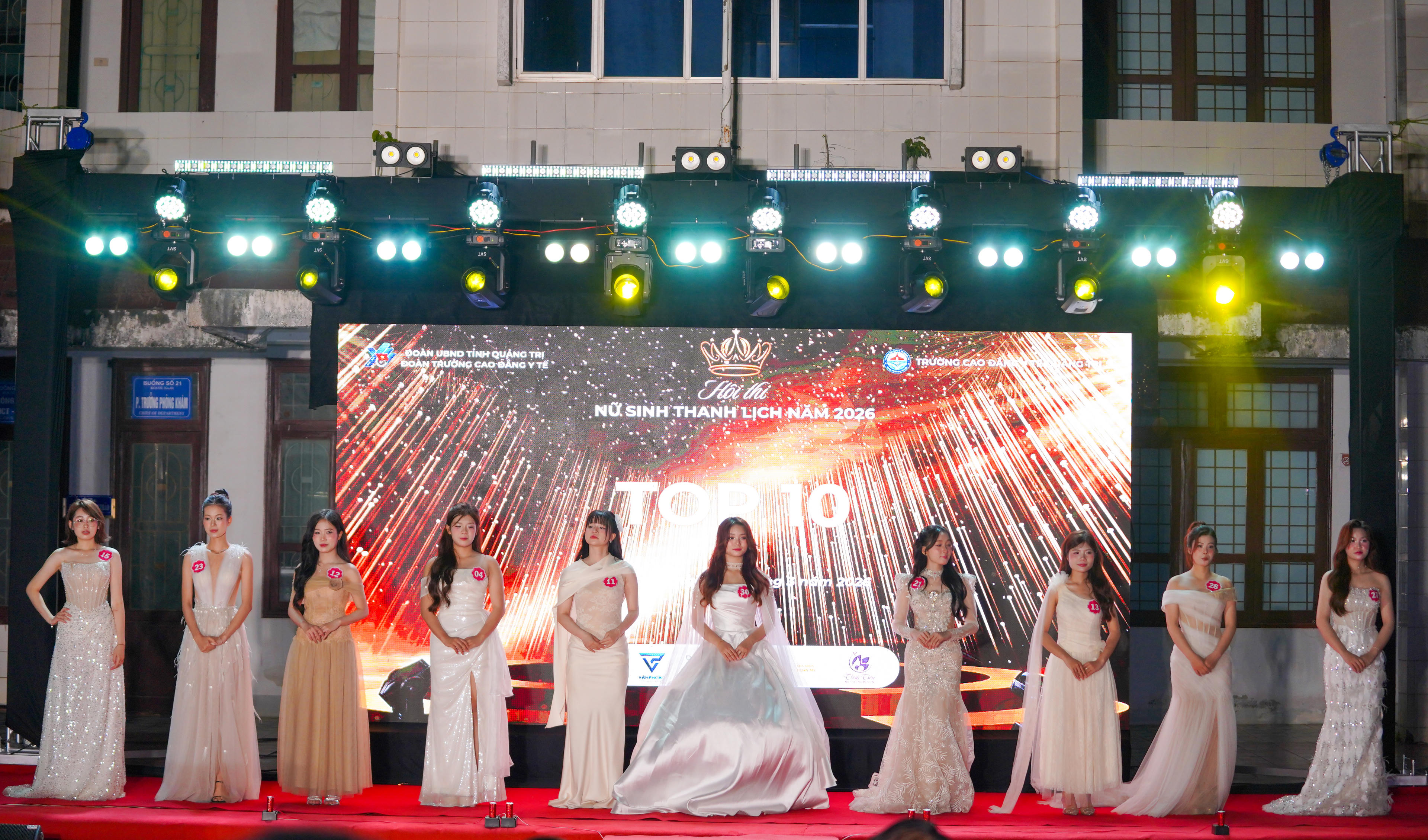 Trang phục dạ hội với những bước catwalk tự tin cùng sự đầu tư chỉn chu. Ảnh: Cẩm Kỳ&nbsp;