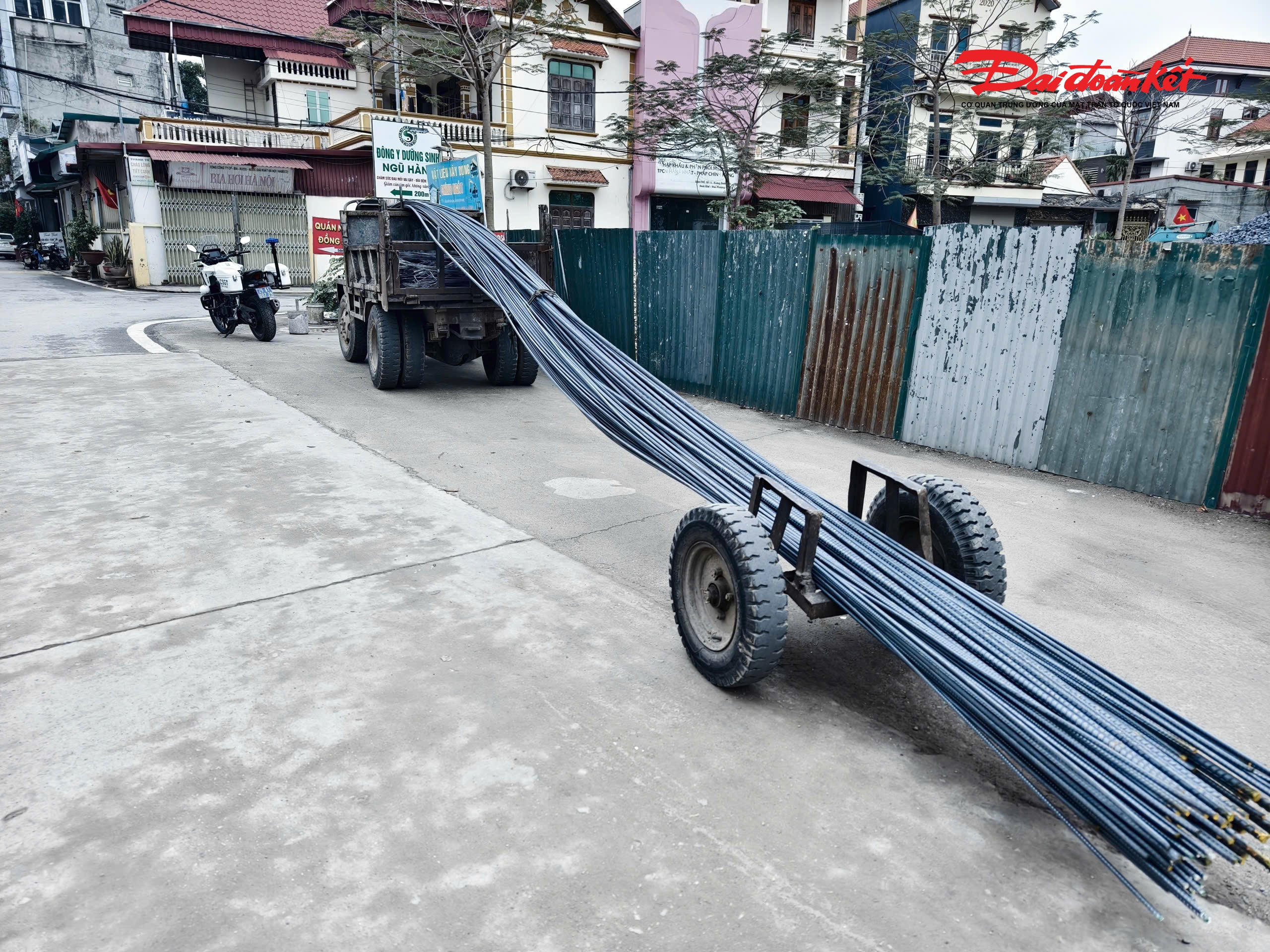 Thời gian tới, Đội CSGT đường bộ số 9 sẽ tiếp tục tăng cường tuần tra, kiểm soát, đẩy mạnh tuyên truyền nhằm nâng cao nhận thức của người dân; đồng thời phối hợp chính quyền địa phương kiên quyết thu hồi, loại bỏ phương tiện tự chế, góp phần bảo đảm trật tự, an toàn giao thông trên địa bàn.