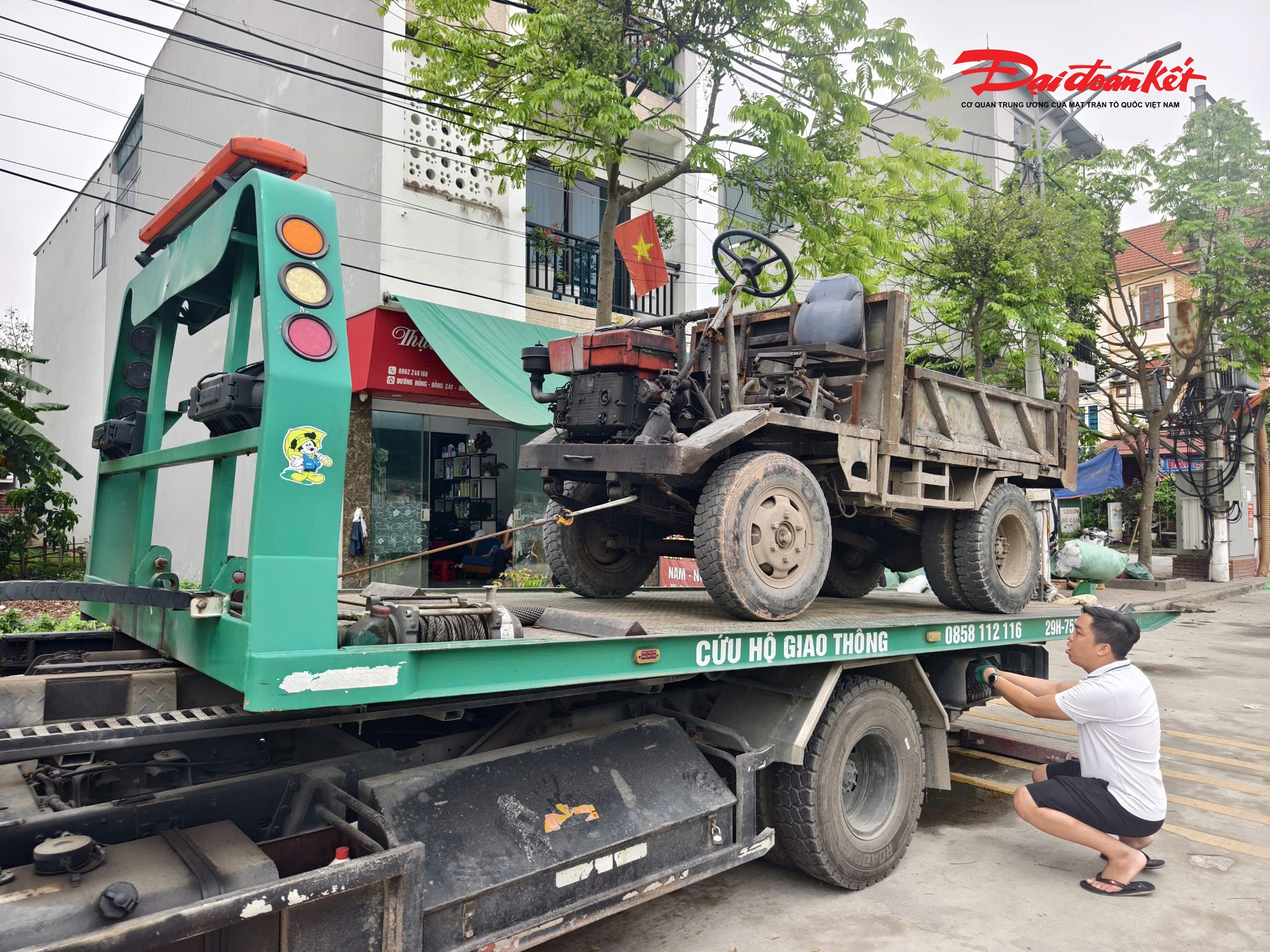 Trong tháng 3/2026, Đội CSGT đường bộ số 9 đã xử lý 13 trường hợp xe 3 bánh tự chế, trong đó tịch thu 4 phương tiện, vận động tháo dỡ hàng 9 phương tiện tự chế, góp phần bảo đảm trật tự, an toàn giao thông trên địa bàn.