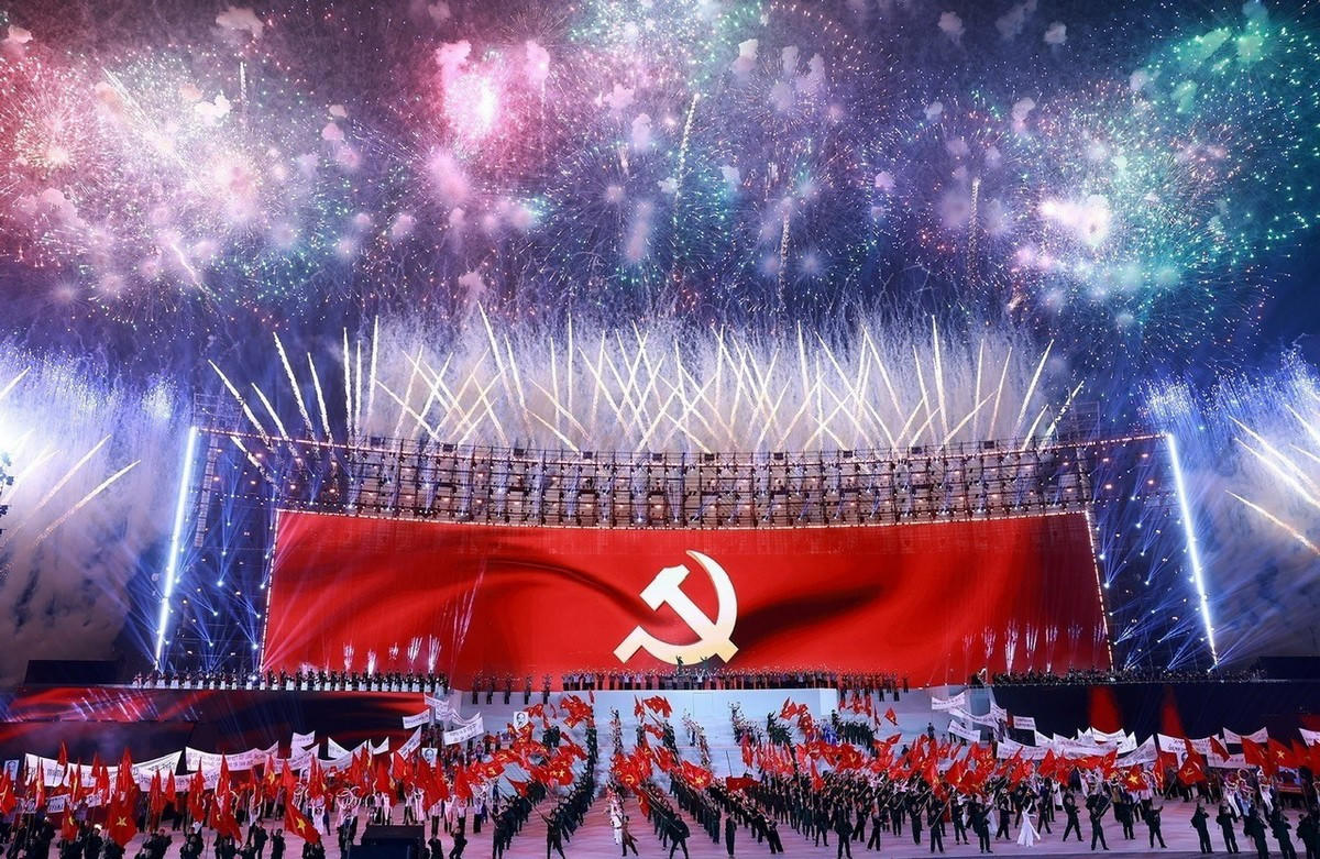 Chương trình nghệ thuật đặc biệt “Dưới lá cờ vẻ vang của Đảng” chào mừng thành công Đại hội đại biểu toàn quốc lần thứ XIV của Đảng Cộng sản Việt Nam.