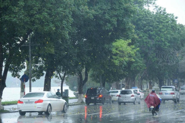 Ngày 15/9, nhiều khu vực trên cả nước có mưa dông vào chiều tối