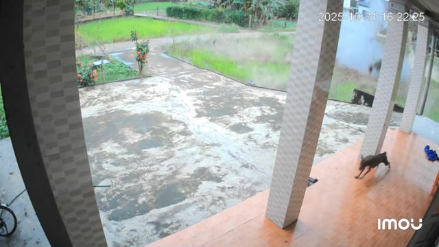 Quảng Trị: Bom đạn nghi sót lại từ chiến tranh phát nổ cạnh nhà người dân