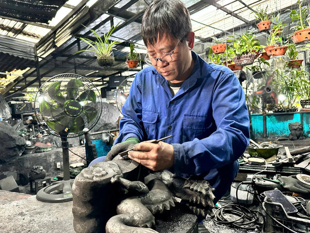 Từ 'vàng đen' đến món quà vùng mỏ Từ 'vàng đen' đến món quà vùng mỏ