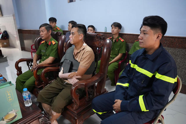 Hỗ trợ cán bộ, chiến sĩ bị nạn khi làm nhiệm vụ tại Đắk Lắk 